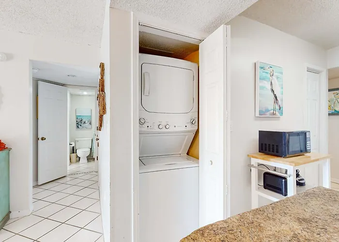 Holiday home Beachfront W 7th-floor Views Pools W&d Wifi Private Balcony